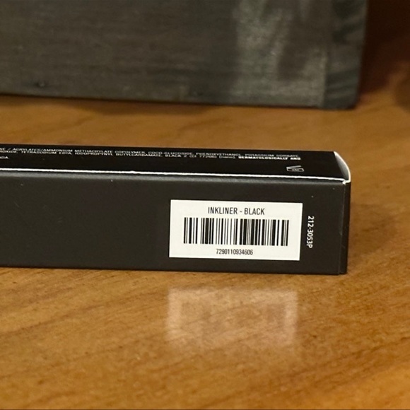 IL Makiage Eyeliner - Picture 3 of 4